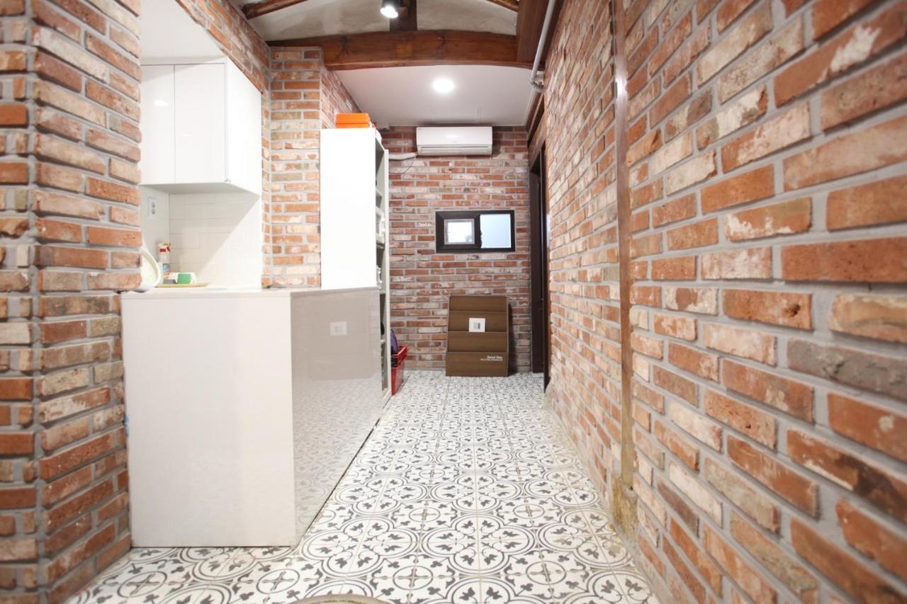 Bibimbap Hanok Gyeongbokgung Private Bed & Breakfast