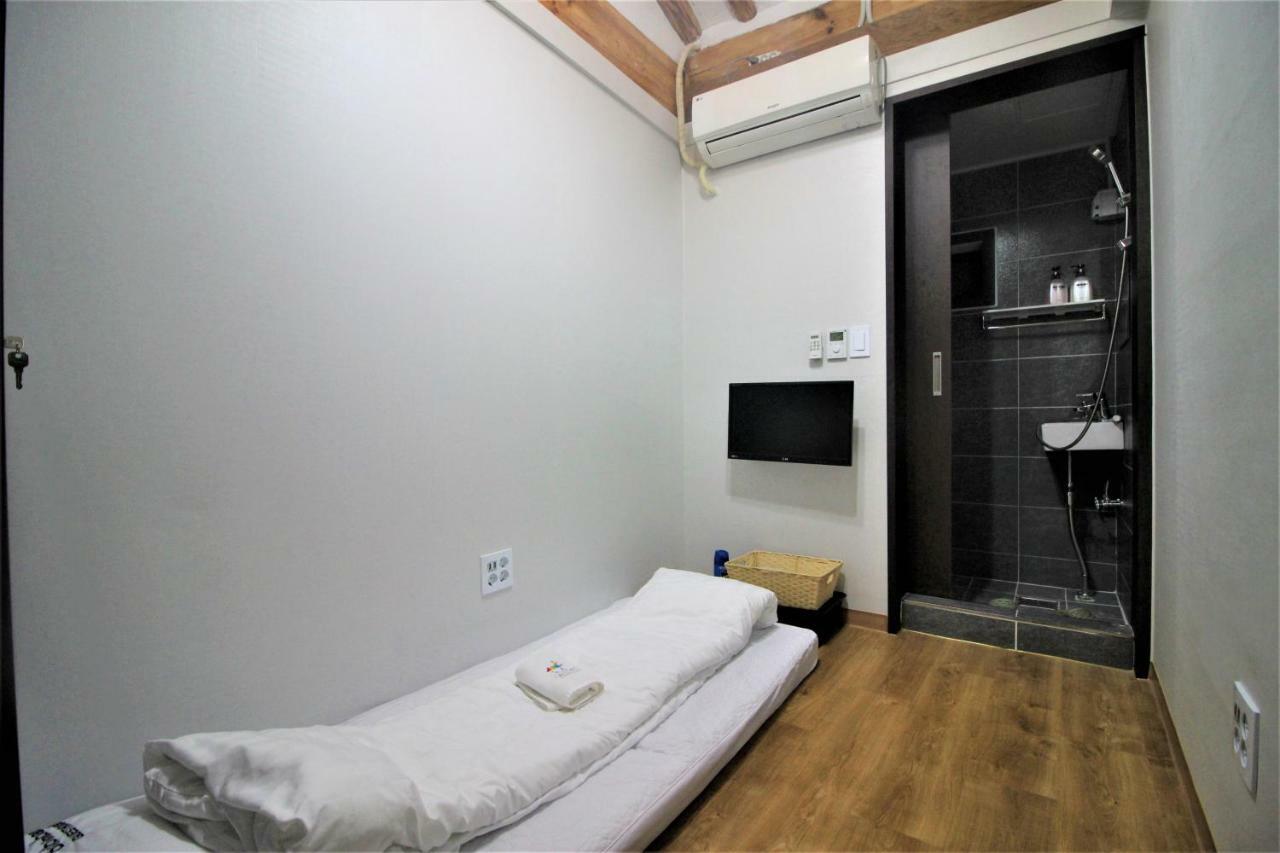 Bibimbap Hanok Gyeongbokgung Private 2*